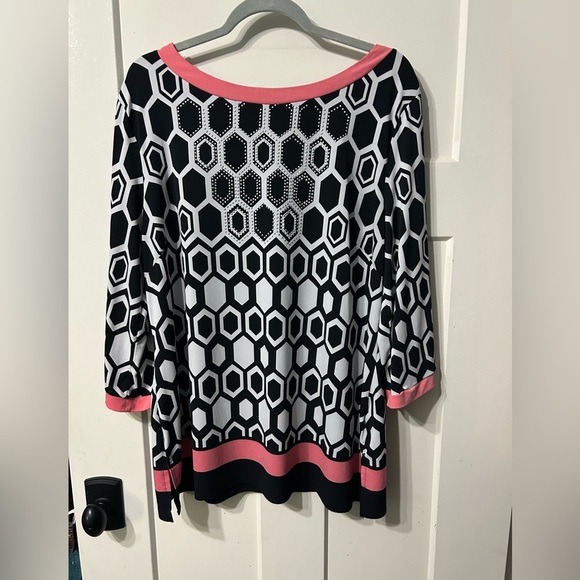 JM Collection Tops - JM Collection Bling Black Coral and White stretch tunic Blouse